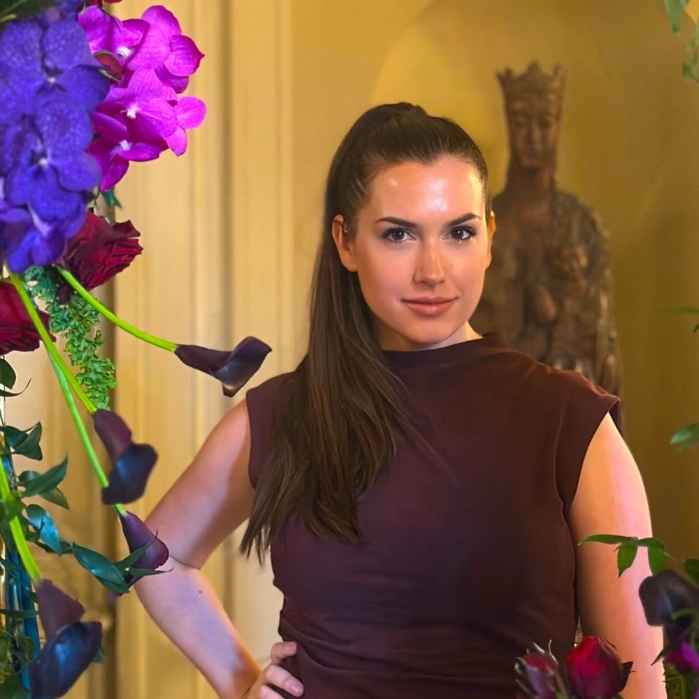 Meet your Posher, Laurian